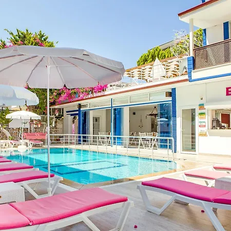 מלון Merve Butik *